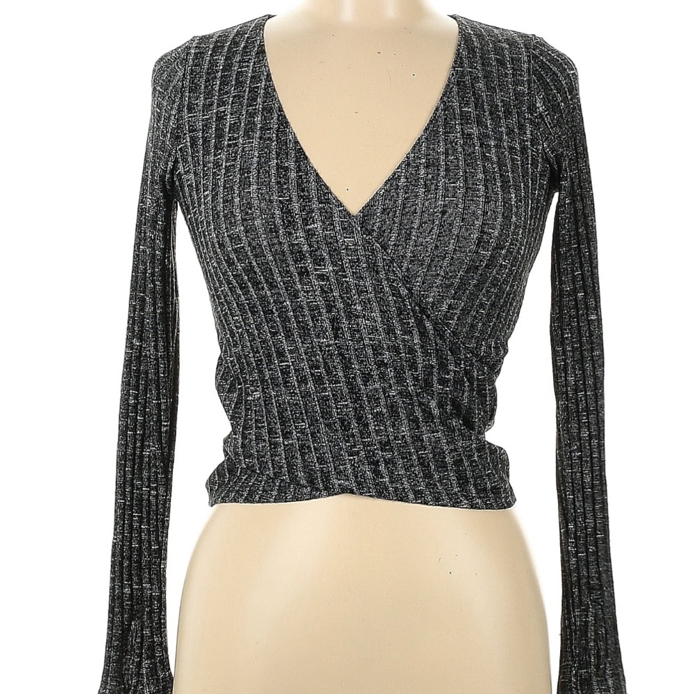 3/$13🌷 NWOT. Knit Wrap Top - Picture 1 of 6